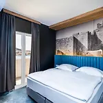 Tayra - Comfort With Balcony Br3